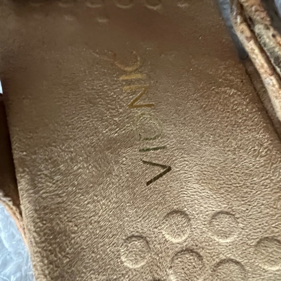 Vionic Camila Gold Cork Slide Sandals. - Picture 3 of 5